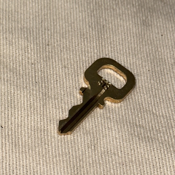 Louis Vuitton articles de voyage malles limited edition lock and key - Picture 4 of 6